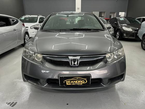HONDA CIVIC 1.8 LXL 16V FLEX 4P AUTOMÁTICO HONDA CIVIC 1.8 LXL 16V FLEX 4P AUTOMÁTICO
